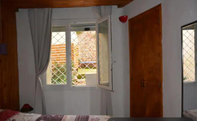 Gite Rue Tranquille Padern Zewnętrze zdjęcie